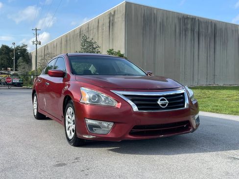 Used 2013 Nissan Altima 2.5 S FWD image 3