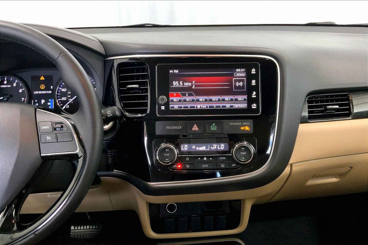 Used 2017 Mitsubishi Outlander SEL FWD image 5