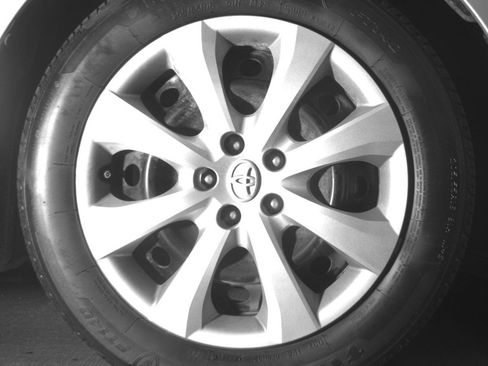 Used 2025 Toyota Corolla LE FWD image 13