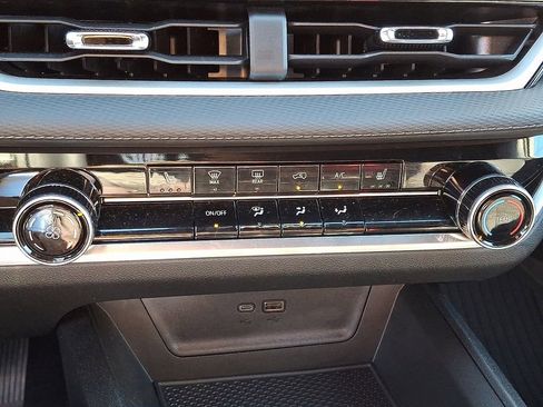 Used 2026 Chevrolet Equinox LT image 16