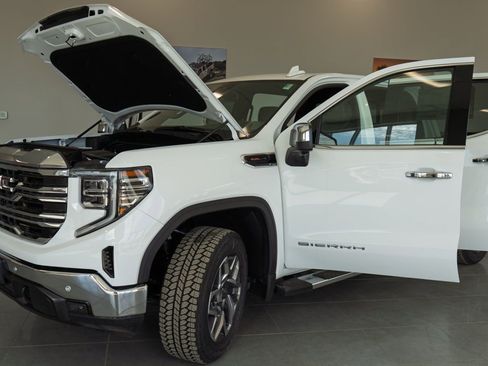 New 2025 GMC Sierra 1500 SLT w/ SLT Premium Plus Package image 4