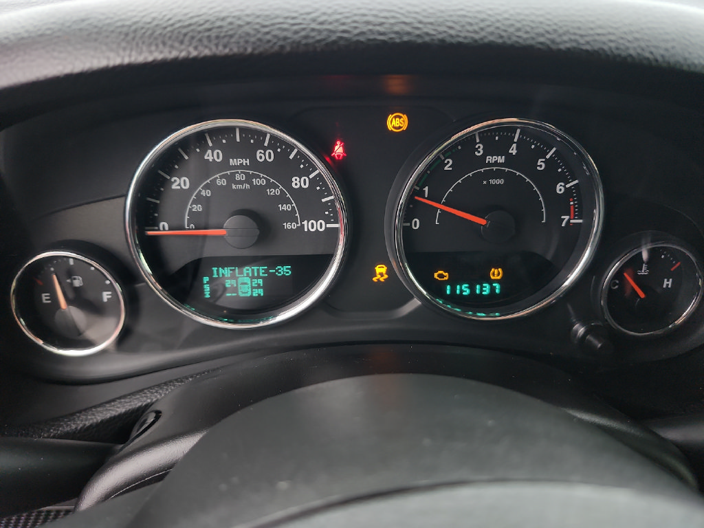 Used 2013 Jeep Wrangler Unlimited Sahara w/ Connectivity Group AWD/4WD image 26