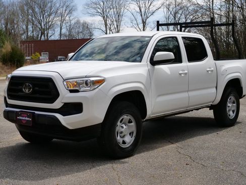 Used 2023 Toyota Tacoma SR AWD/4WD image 6