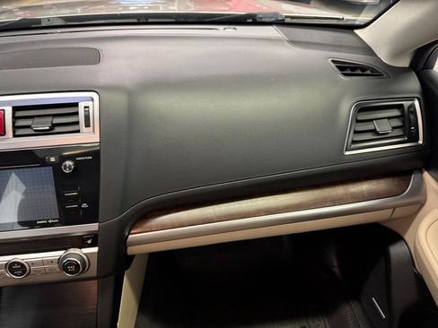 Used 2016 Subaru Outback 2.5i Limited AWD/4WD image 24