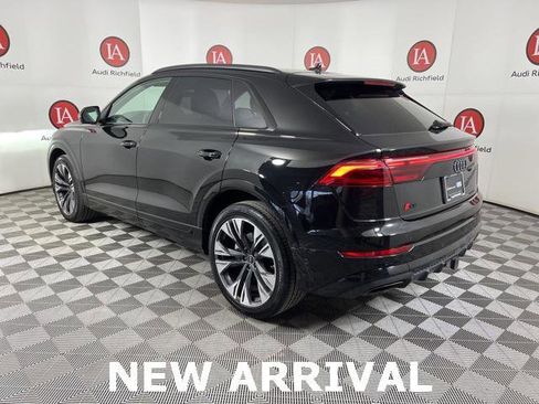 Used 2024 Audi Q8 Prestige image 5