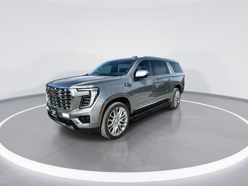 New 2026 GMC Yukon XL Denali w/ Denali Reserve Package AWD/4WD image 4