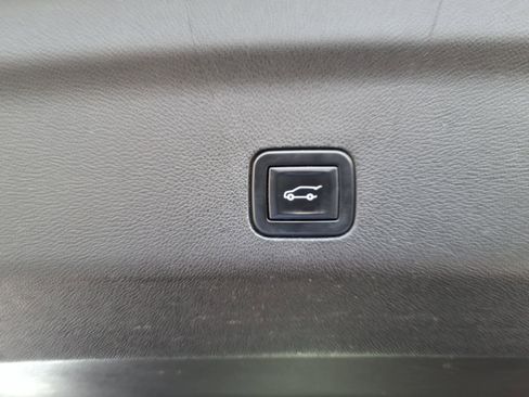 Used 2021 GMC Yukon Denali w/ LPO, Illumination Package AWD/4WD image 7
