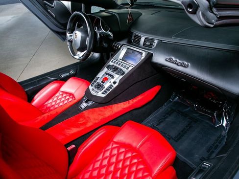 Used 2013 Lamborghini Aventador LP 700-4 image 43