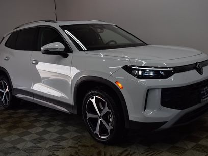 New 2025 Volkswagen Tiguan SE