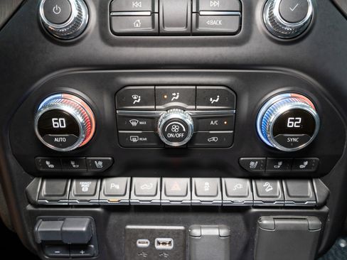 Used 2022 GMC Sierra 2500 AT4 w/ AT4 Preferred Package image 26