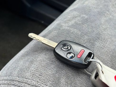 Used 2005 Honda Pilot EX image 26