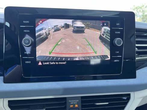 Used 2026 Volkswagen Jetta SE FWD image 40