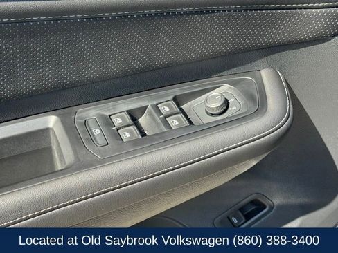 Certified 2025 Volkswagen Atlas Cross Sport SEL R-Line AWD/4WD image 35