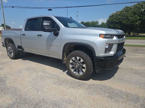 Used 2022 Chevrolet Silverado 2500 Custom w/ Custom Value Package AWD/4WD image 14