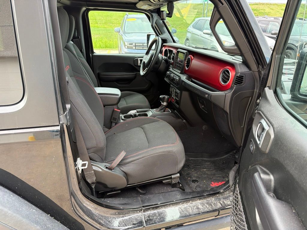 Used 2018 Jeep Wrangler Rubicon AWD/4WD image 14