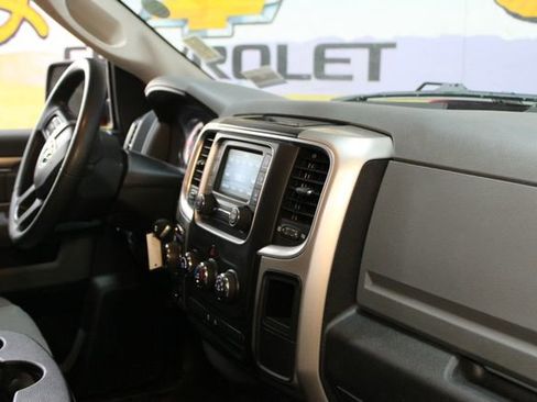 Used 2018 RAM 1500 Classic SLT AWD/4WD image 10