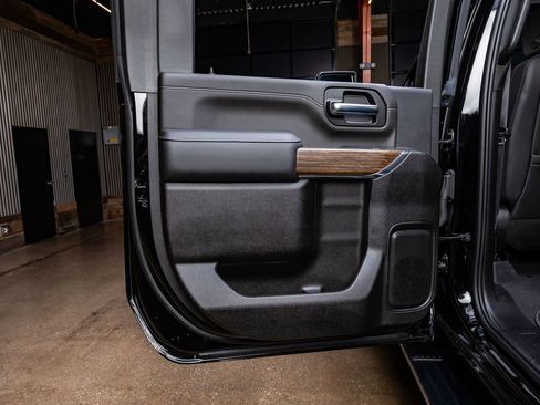 Used 2023 Chevrolet Silverado 3500 High Country w/ Z71 Off-Road Package image 38