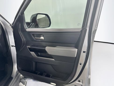 Used 2023 Toyota Tundra Limited AWD/4WD image 32
