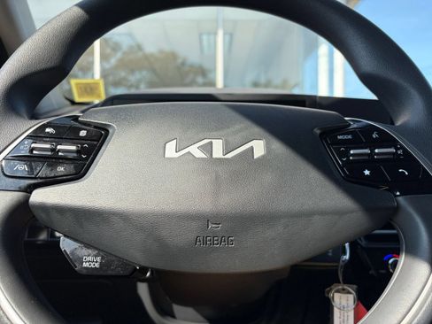 Used 2026 Kia Niro LX FWD image 25