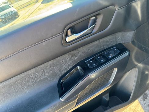 Used 2023 Nissan Pathfinder SL w/ SL Premium Package image 32