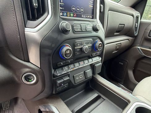 Used 2021 Chevrolet Silverado 1500 LT Trail Boss w/ Convenience Package II AWD/4WD image 13