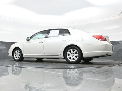 Used 2010 Toyota Avalon XL image 26