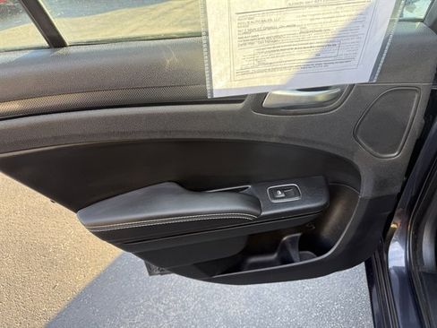 Used 2016 Chrysler 300 S image 40