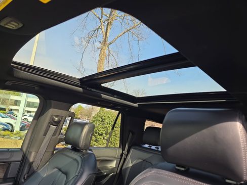 Used 2019 Ford Expedition Limited w/ Equipment Group 301A image 14