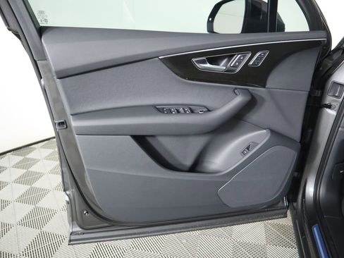 Certified 2025 Audi Q7 2.0T Premium image 26