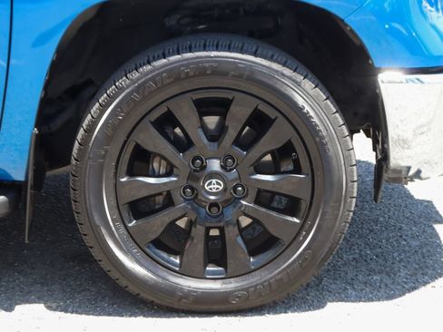 Used 2017 Toyota Tundra SR5 w/ SR5 Upgrade Package RWD image 39