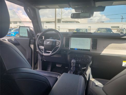 New 2026 Ford Bronco Outer Banks w/ Sasquatch Package image 25