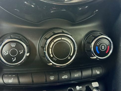 Used 2019 MINI Cooper S w/ Signature Upholstery Package image 18