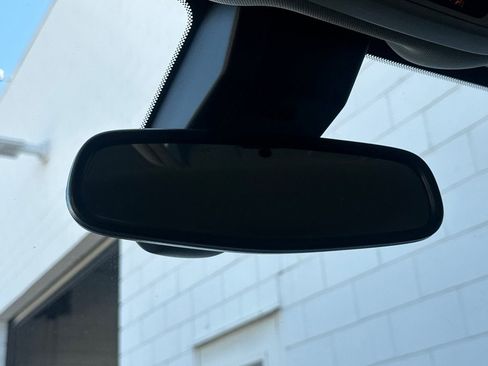 Used 2023 GMC Terrain SLT image 25