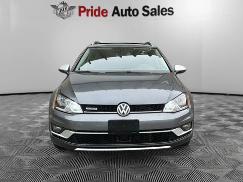 Used 2017 Volkswagen Golf Alltrack SE AWD/4WD image 2