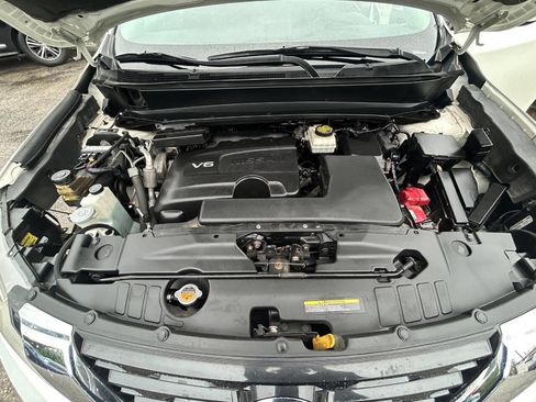 Used 2017 Nissan Pathfinder SV AWD/4WD image 13