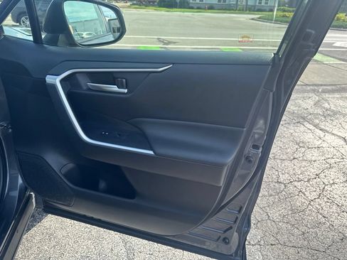 Used 2020 Toyota RAV4 XLE w/ Convenience Package AWD/4WD image 34