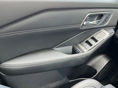 New 2026 Nissan Rogue Platinum AWD/4WD image 30