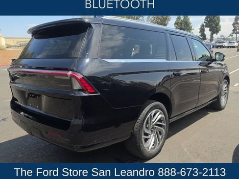 Used 2025 Lincoln Navigator L Reserve AWD/4WD image 9