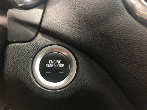 Used 2020 Chevrolet Equinox LT w/ LPO, Floor Liner Package AWD/4WD image 17