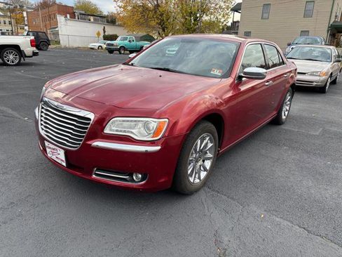 Used 2011 Chrysler 300 Limited image 1