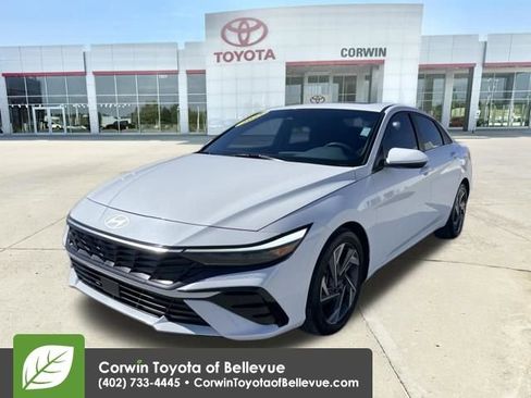 Used 2025 Hyundai Elantra SEL image 7