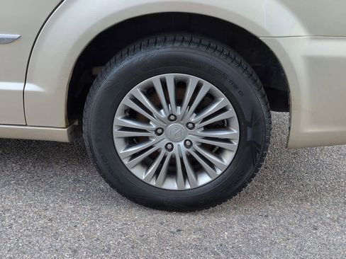 Used 2014 Chrysler Town & Country Touring-L w/ Driver Convenience Group image 13