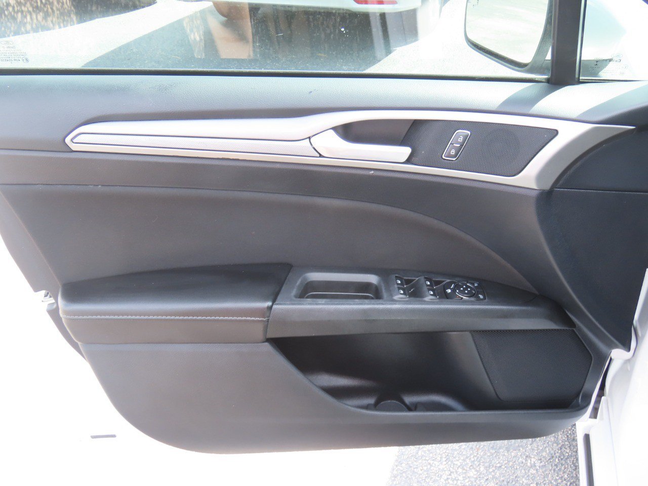 Used 2020 Ford Fusion SE FWD image 23
