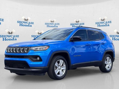 Used 2022 Jeep Compass Latitude FWD image 2