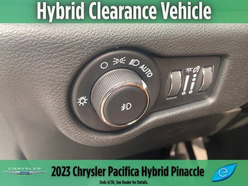 New 2023 Chrysler Pacifica Pinnacle image 23
