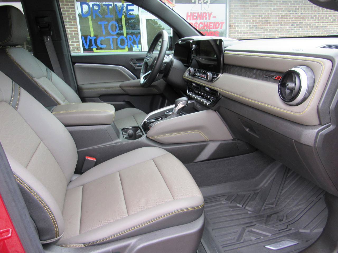 Used 2024 Chevrolet Colorado ZR2 w/ ZR2 Convenience Package III AWD/4WD image 37