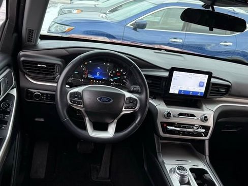 Certified 2023 Ford Explorer XLT image 6