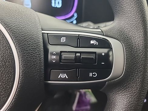 Used 2025 Kia Sportage LX AWD/4WD image 29