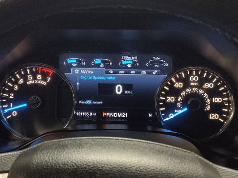 Used 2015 Ford F150 Lariat w/ Equipment Group 502A Luxury AWD/4WD image 23