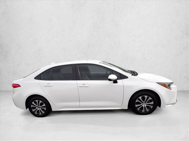 Used 2022 Toyota Corolla LE FWD image 5